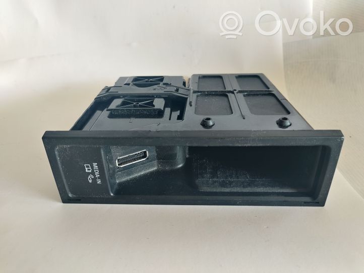 Volkswagen Golf VI USB-ohjainlaite 5N0035341C