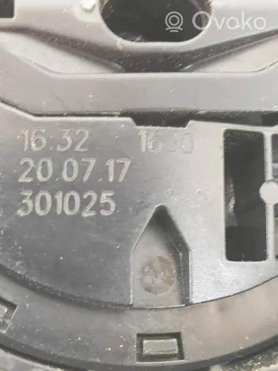 Mercedes-Benz E W213 Etuoven sähköisen sivupeilin osa 2058200900