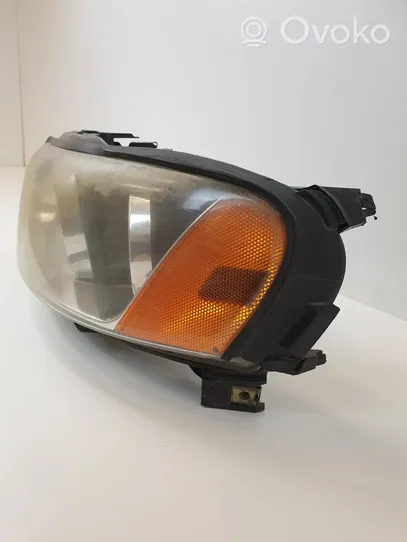 Volvo S60 Lampa przednia 30698825