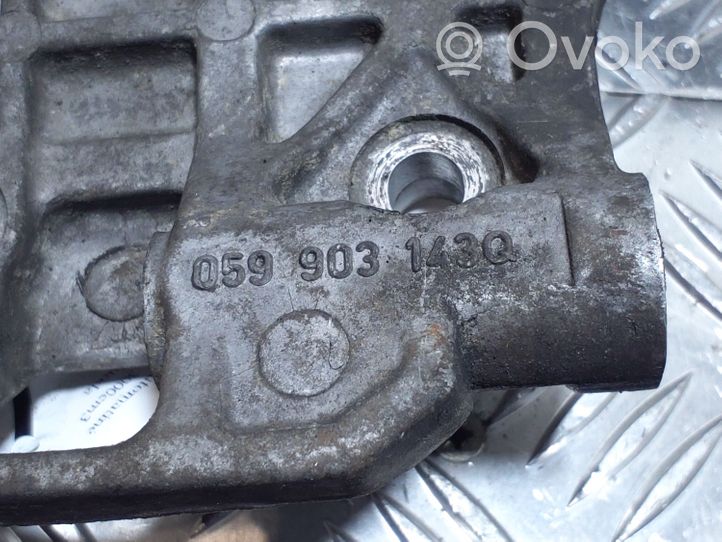 Audi Q7 4L Supporto del generatore/alternatore 059903143Q