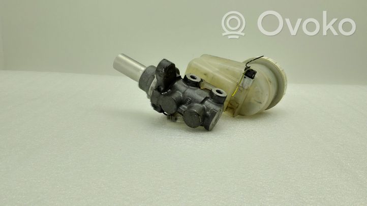 Mitsubishi Eclipse Brake fluid reservoir 