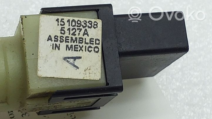 Hummer H3 Cruise control relay 15109338