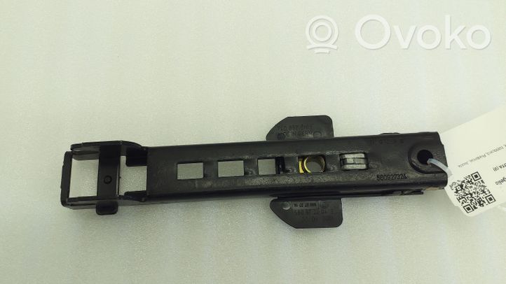 Volkswagen Touareg I Rail de réglage hauteur de ceinture de sécurité 7L0857819F