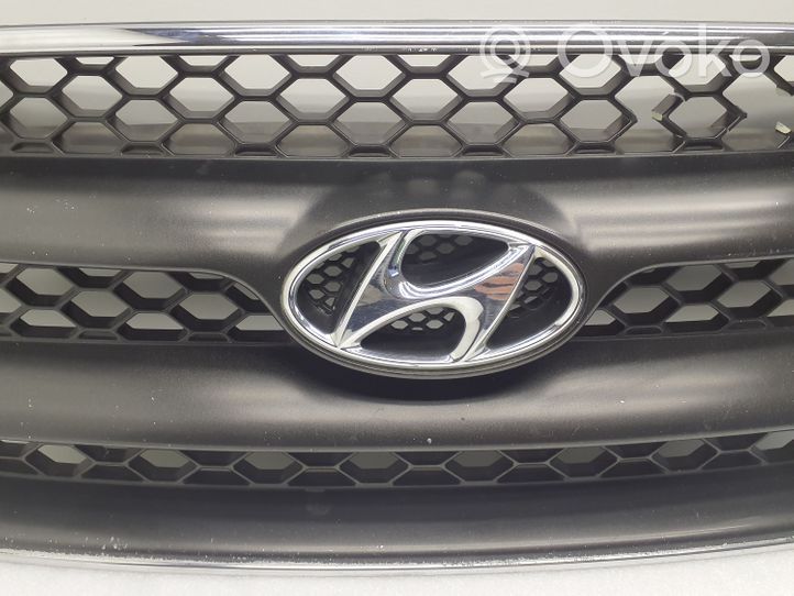 Hyundai Santa Fe Maskownica / Grill / Atrapa górna chłodnicy E865612B000