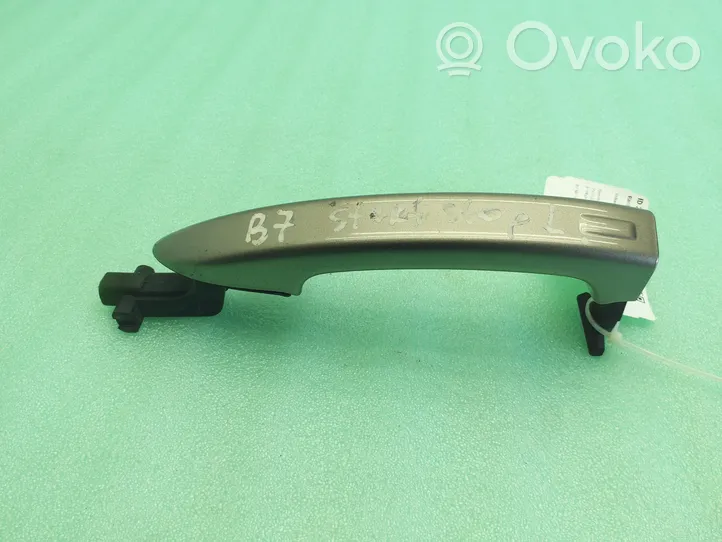 Volkswagen PASSAT B7 Front door exterior handle 3C0837209