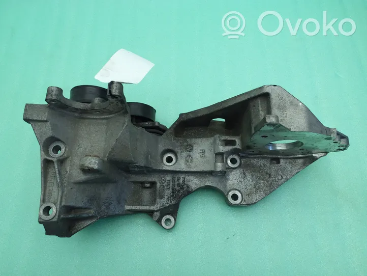 Audi A4 S4 B8 8K Soporte del alternador 03L903139