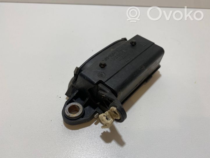 Audi A4 S4 B5 8D Maniglia esterna per portiera anteriore 4A0839206F