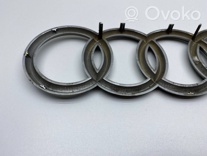 Audi A6 S6 C6 4F Mostrina con logo/emblema della casa automobilistica 5723403