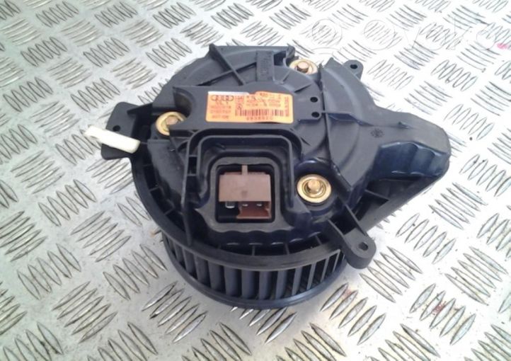 Audi RS4 Ventola riscaldamento/ventilatore abitacolo 8E1820021E