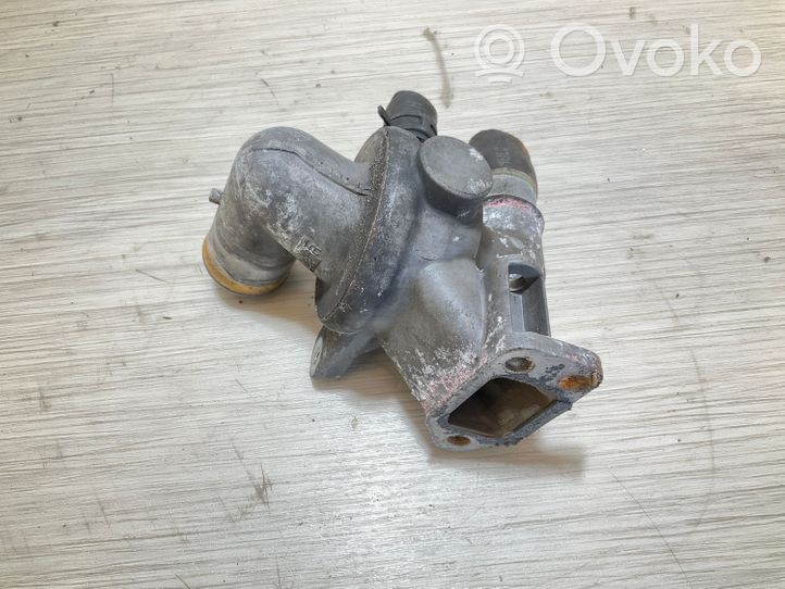 Jeep Cherokee Thermostat/thermostat housing 