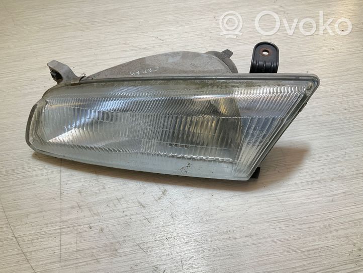 Toyota Camry Lampa przednia 