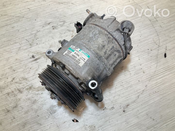 Land Rover Discovery 4 - LR4 Ilmastointilaitteen kompressorin pumppu (A/C) 060928082B