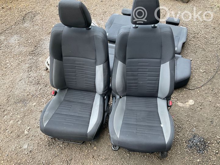 Toyota Auris E210 Seat set 