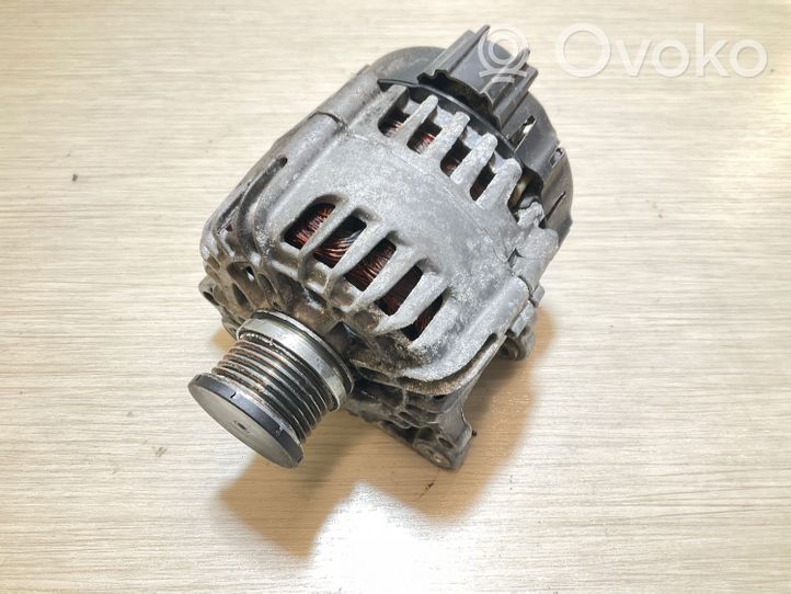 Audi Q5 SQ5 Generatorius 04L903027