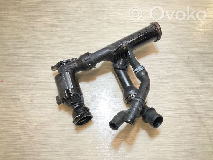 Audi Q5 SQ5 Alloggiamento termostato 04L121111C