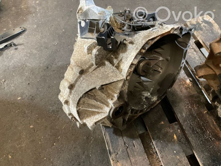 Volvo S40 Mechaninė 6 pavarų dėžė 