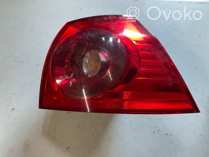 Volkswagen Golf V Lampa tylna 1K6945096E