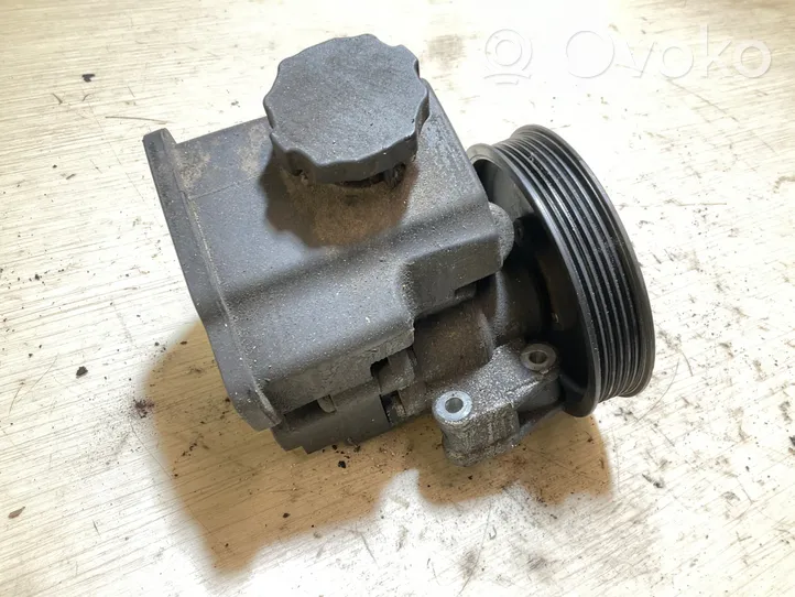 Mercedes-Benz Sprinter W906 Pompe de direction assistée A0014657201