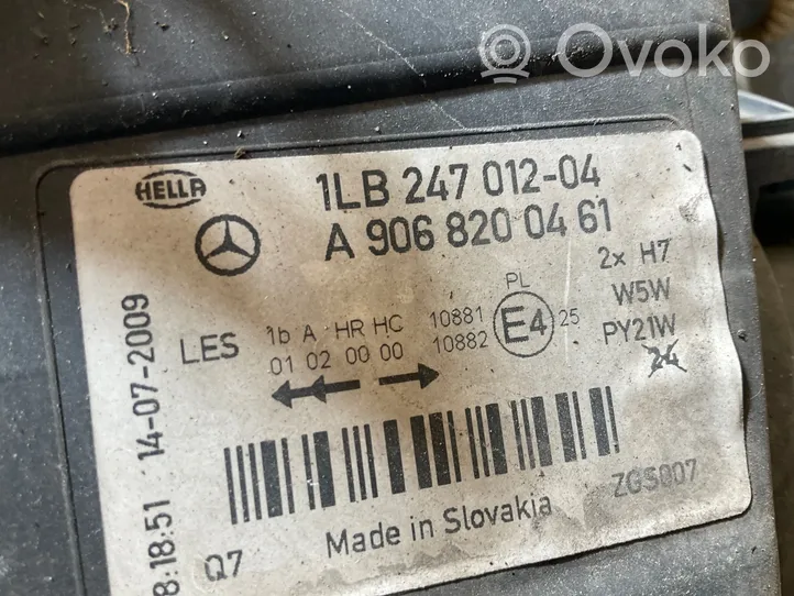 Mercedes-Benz Sprinter W906 Lampa przednia A9068200461