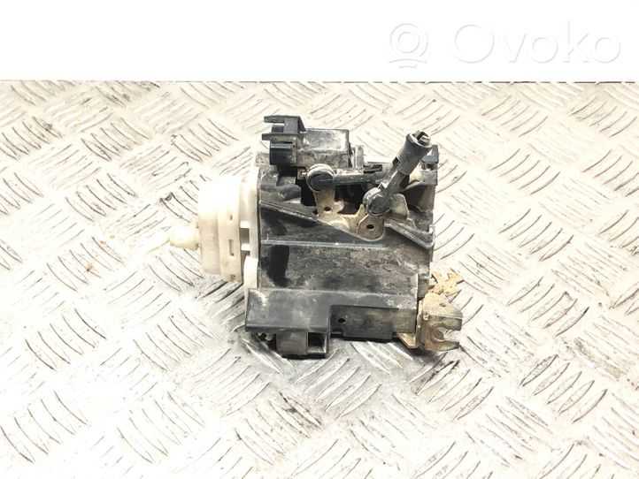 Audi A4 S4 B5 8D Serrure de porte avant 8D1837015E