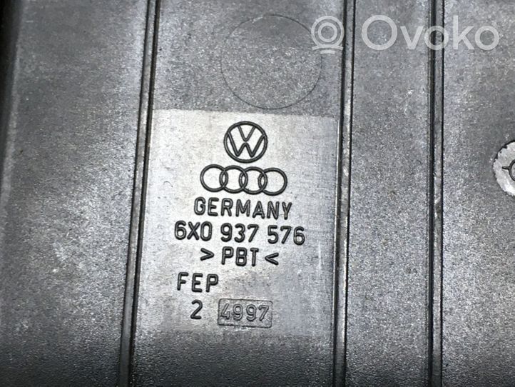 Volkswagen Lupo Boîte à fusibles 6X0937576