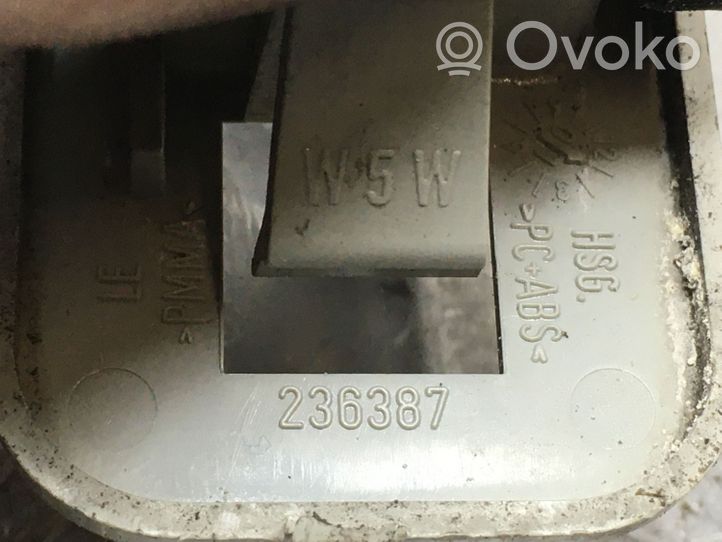 Toyota Corolla E120 E130 Lampa oświetlenia tylnej tablicy rejestracyjnej E100719