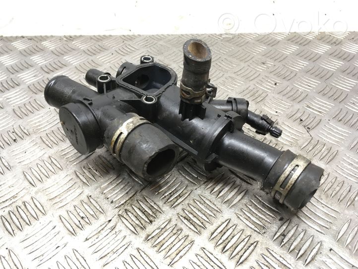 Citroen C5 Boîtier de thermostat / thermostat 874883