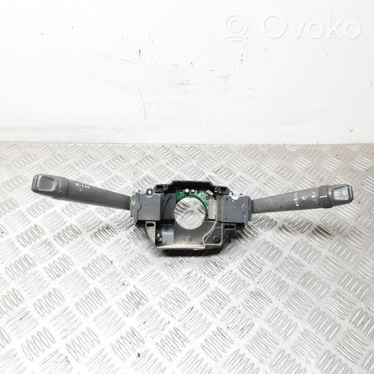 Volvo V70 Leva/interruttore dell’indicatore di direzione e tergicristallo 8622182