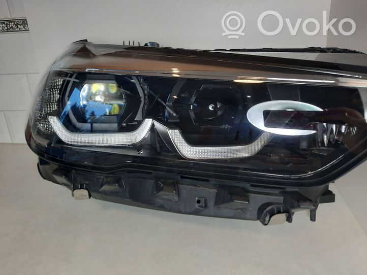 BMW X5 G05 Lampa przednia 5A2799201