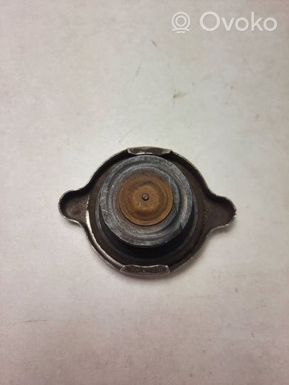 Mercedes-Benz W123 Vase d'expansion / bouchon de réservoir de liquide de refroidissement 1235010215