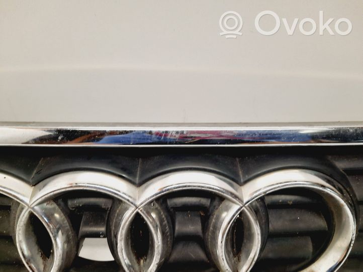 Audi A4 S4 B5 8D Grille de calandre avant 8D0853651A