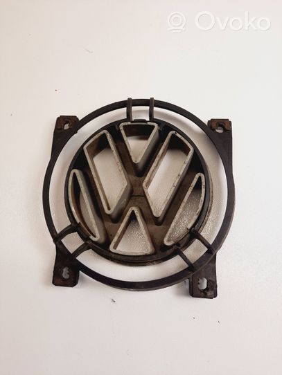 Volkswagen PASSAT B3 Mostrina con logo/emblema della casa automobilistica 357853601