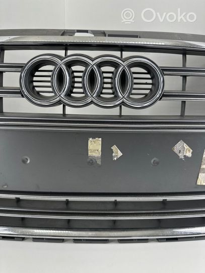 Audi A3 S3 8V Etupuskurin ylempi jäähdytinsäleikkö 8V3853651AC