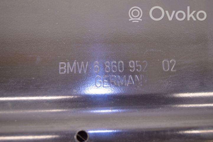 BMW 3 F30 F35 F31 Protezione anti spruzzi/sottoscocca del motore 6860952