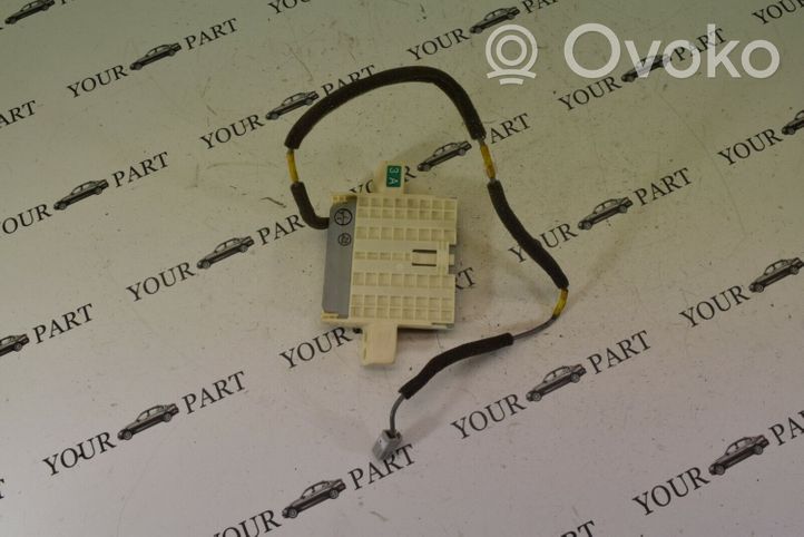 Lexus LS 460 - 600H Antena GPS 8686050110