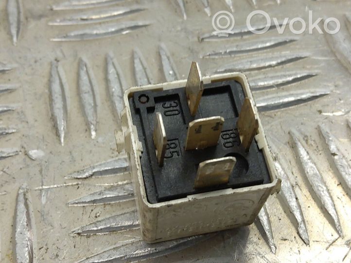 BMW 5 E34 Other relay 1729004
