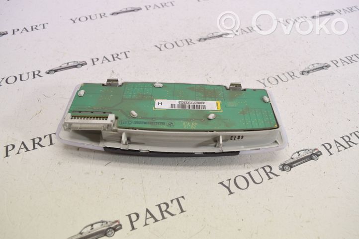 BMW 1 F20 F21 Lampka podsufitki tylna 9277932