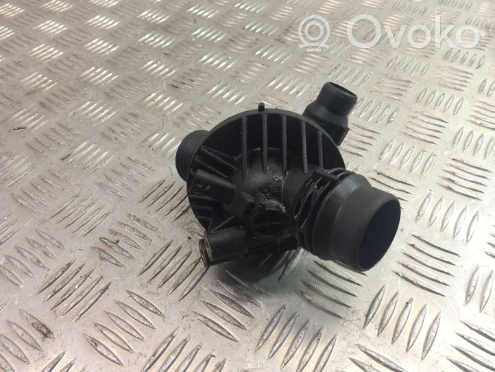 BMW X3 F25 Termostatas/ termostato korpusas 7586784