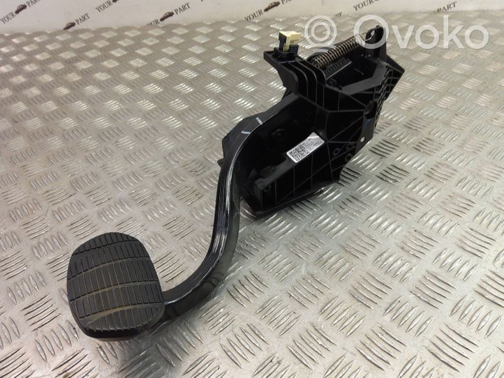 BMW X2 F39 Brake pedal 6856596