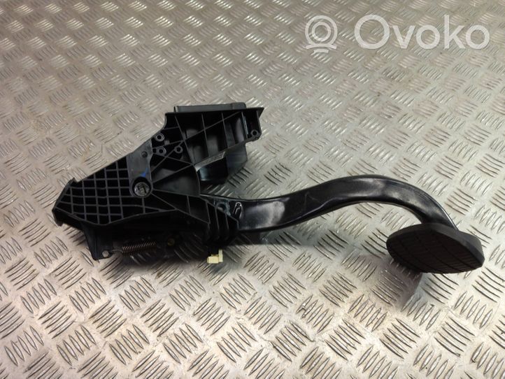 BMW X2 F39 Brake pedal 6856596