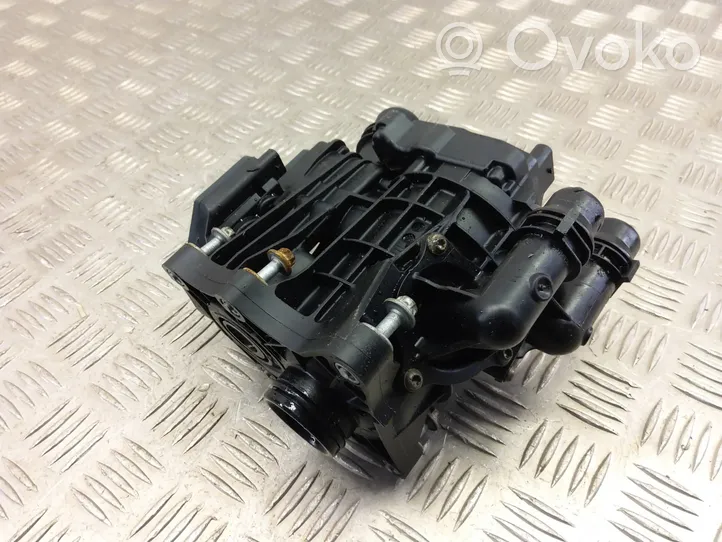 BMW X3 G01 Termostat / Obudowa termostatu 8642560