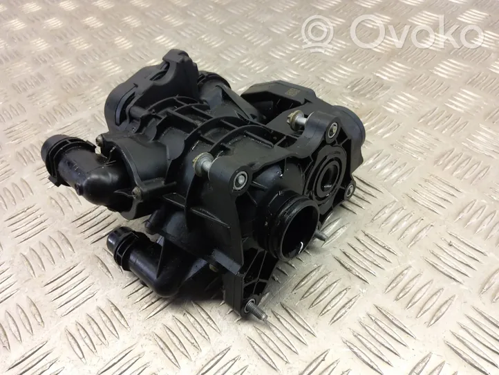 BMW X3 G01 Termostat / Obudowa termostatu 8642560