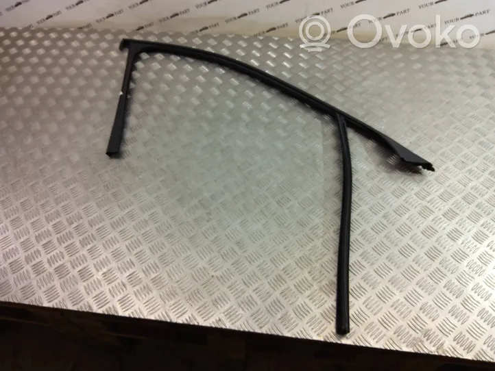 BMW X1 F48 F49 Rivestimento modanatura del vetro della portiera anteriore 7362237