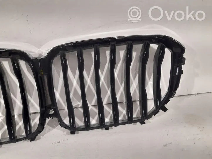 BMW X5 G05 Maskownica / Grill / Atrapa górna chłodnicy 7454887