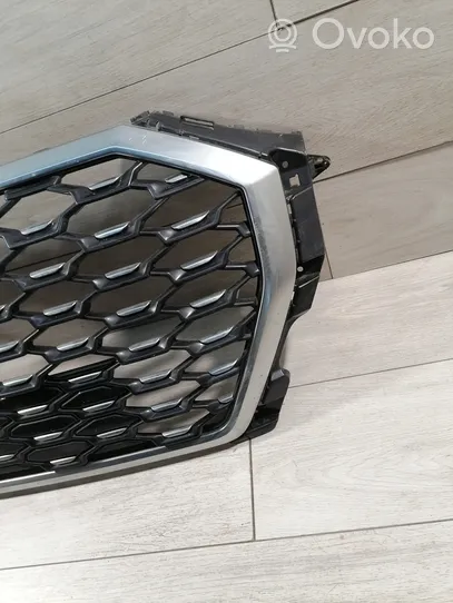 Audi Q3 F3 Maskownica / Grill / Atrapa górna chłodnicy 83F853651B