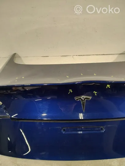 Tesla Model 3 Takaluukun/tavaratilan kansi 