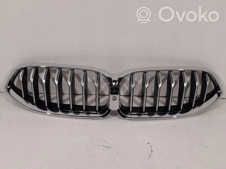 BMW 8 G14 Maskownica / Grill / Atrapa górna chłodnicy 7449425