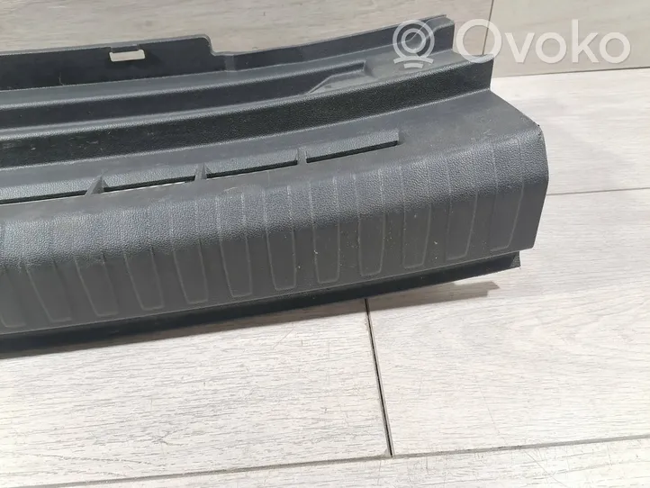 Audi A1 Rivestimento di protezione sottoporta del bagagliaio/baule 82A863471