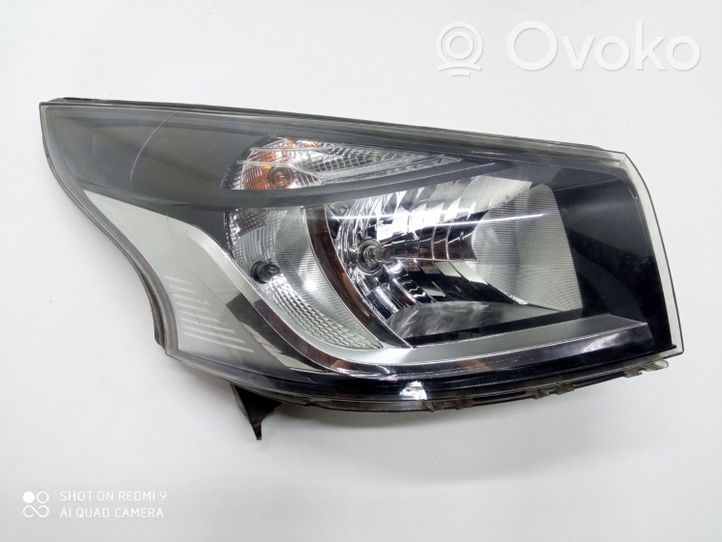 Renault Trafic III (X82) Lampa przednia 