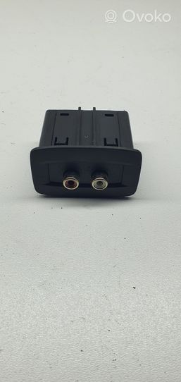 Renault Master III AUX in-socket connector 280230005R